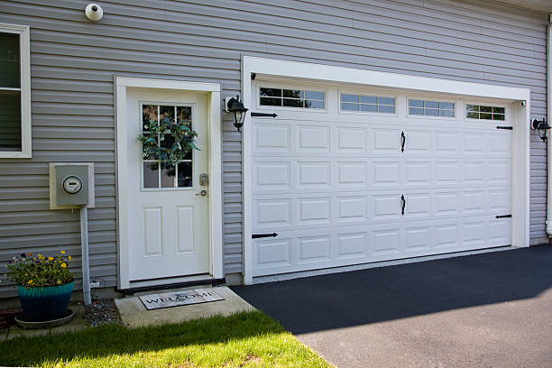 24/7 Emergency Garage Door Panel Replacement experts in Westfield, IN